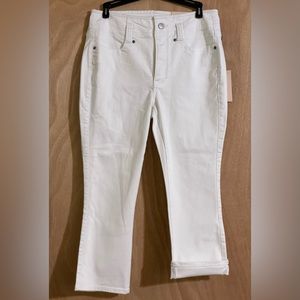 NWT NYDJ Capris size 6 Ami skinny liftXtuck technology, embrace Capri